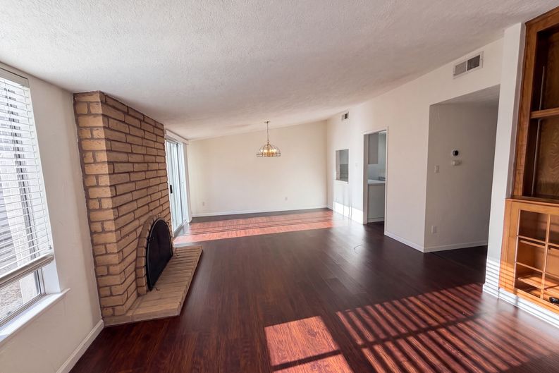 Photo 3 of 21 of 7318 Villa Del Sol Ln, Citrus Heights, CA