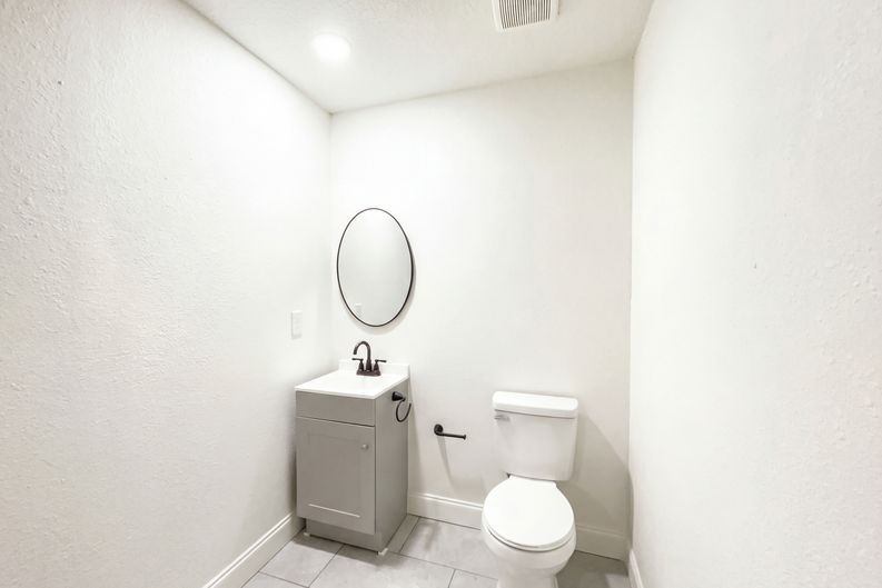 Photo 12 of 22 of 546 Gifford Ct, Deltona, FL