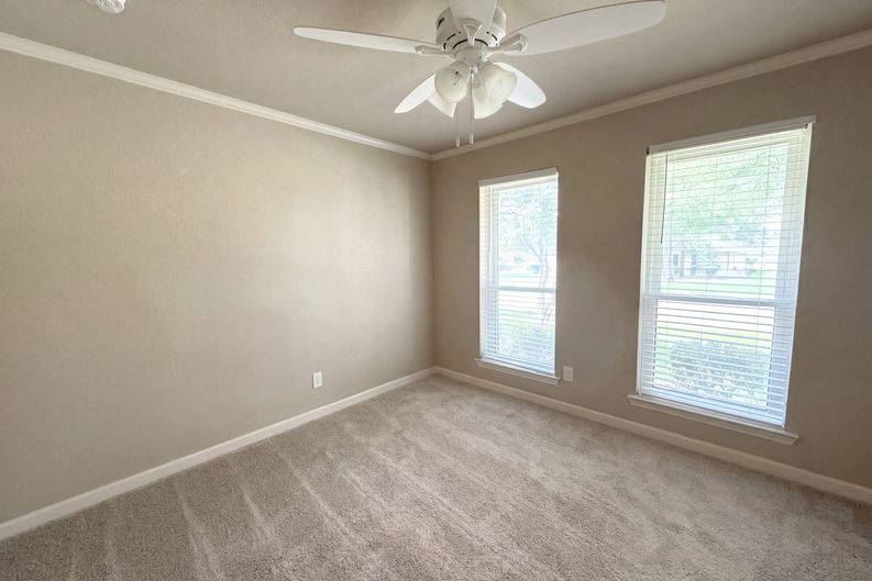 Photo 15 of 19 of 1533 Parkside Trl, Lewisville, TX