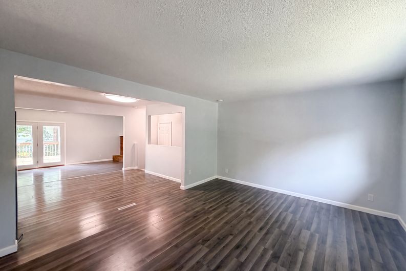 Photo 6 of 33 of 1415 Bolenhill Ave, Columbus, OH