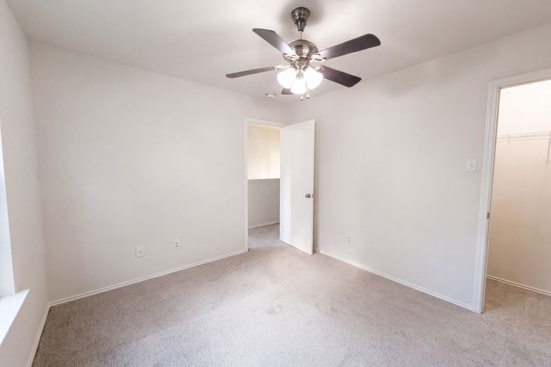 Photo 16 of 29 of 11521 Melstone Dr, Manor, TX