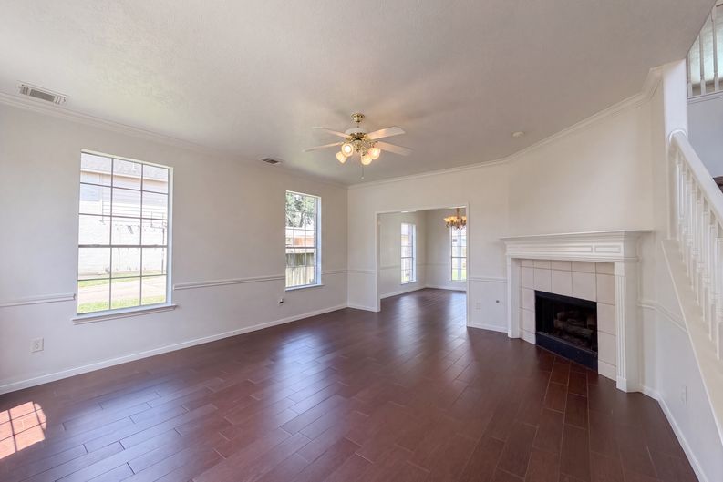 Photo 11 of 30 of 2854 Everett Dr, Friendswood, TX