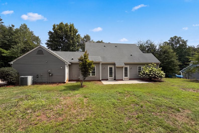 Photo 5 of 17 of 520 Patriot Way, West Union, SC
