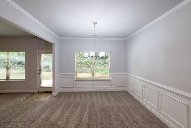 Photo 6 of 27 of 11916 Lovejoy Crossing Pl, Lovejoy, GA