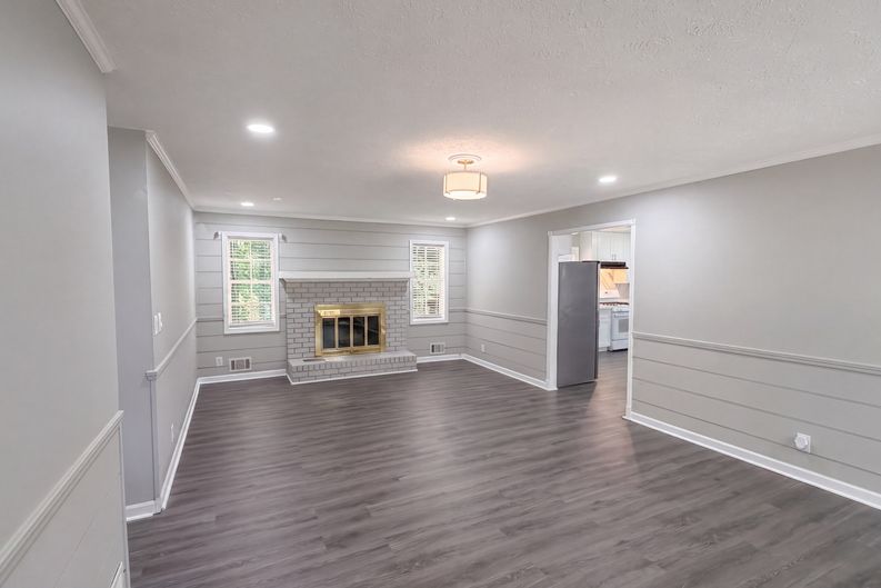 Photo 4 of 17 of 368 Nottingham Way SW, Marietta, GA