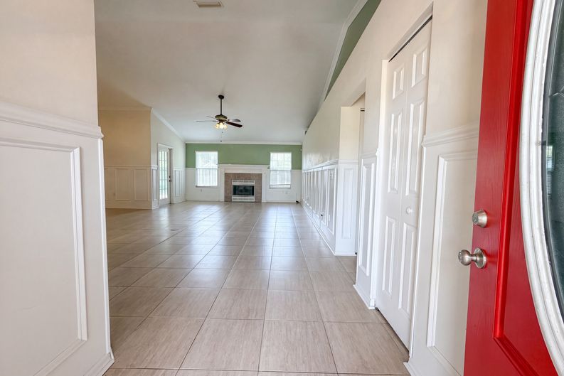 Photo 3 of 24 of 944 NW 87th Dr, Gainesville, FL