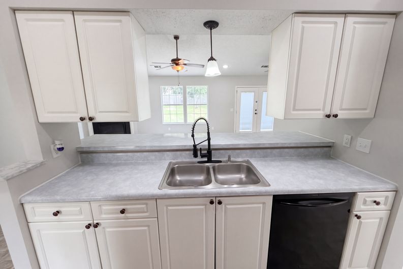Photo 10 of 50 of 305 Pebble Creek Ct, West Columbia, SC