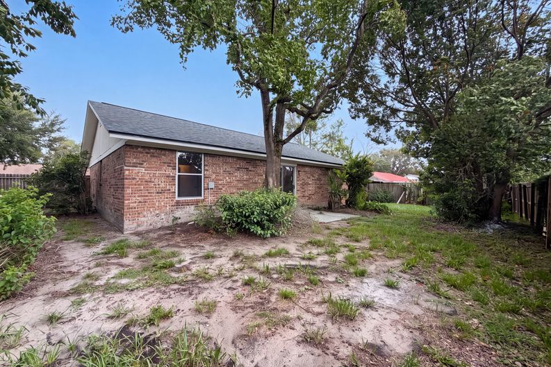 Photo 18 of 19 of 6320 Ian Chad Dr E, Jacksonville, FL