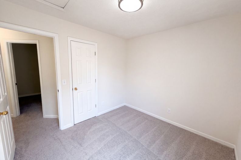 Photo 14 of 21 of 1337 Parkside Club Dr, Lawrenceville, GA