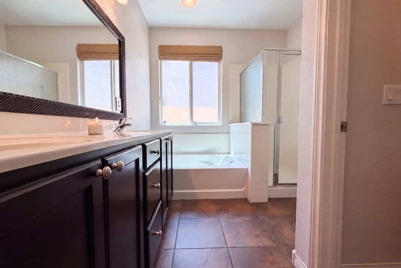 Photo 15 of 21 of 908 Baronet Dr, Las Vegas, NV