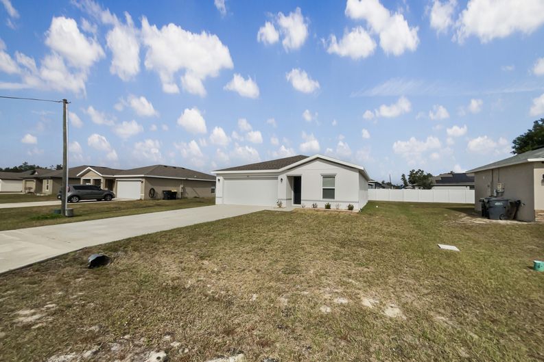 Photo 8 of 19 of 305 Camellia Ct, Kissimmee, FL