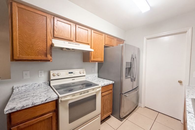 Photo 10 of 22 of 32444 Okaloosa Trl, Sorrento, FL