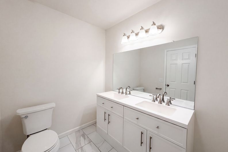 Photo 11 of 22 of 4023 Cavalier Dr, Murfreesboro, TN