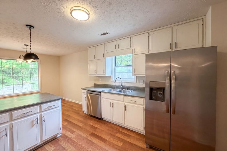 Photo 11 of 22 of 430 Cornwallis Way, Fayetteville, GA