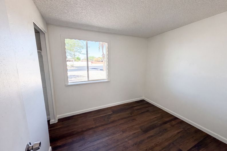 Photo 4 of 21 of 4002 S Lazy Palm Dr, Tucson, AZ