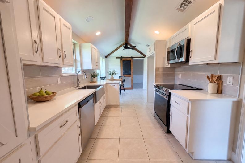 Photo 3 of 17 of 711 Rush Creek Dr, Allen, TX