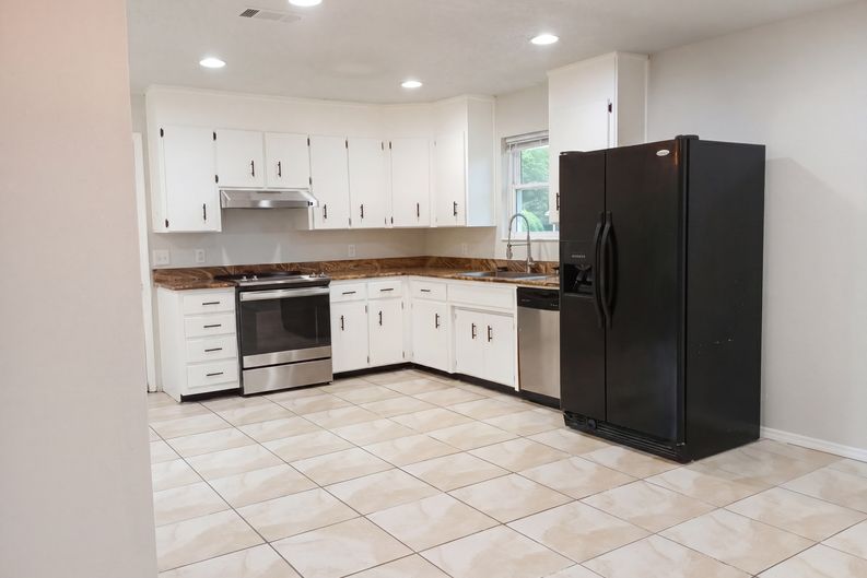 Photo 8 of 22 of 7746 Grundy St, Pensacola, FL