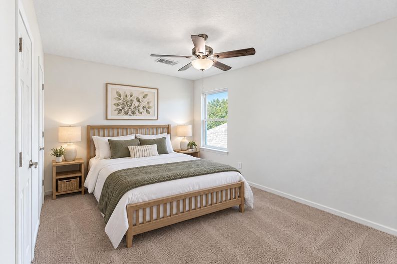 Photo 13 of 32 of 7927 High Knoll Ln, Houston, TX