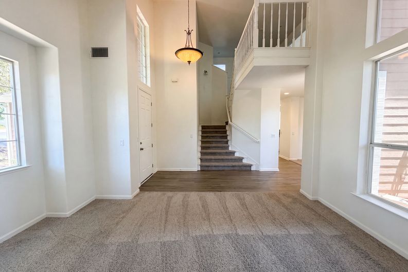 Photo 10 of 31 of 4711 Wildflower Ln, Rocklin, CA