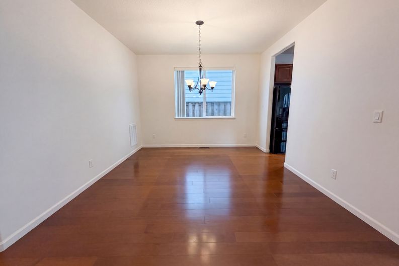 Photo 8 of 20 of 3468 SE Silver Fox Ave, Hillsboro, OR