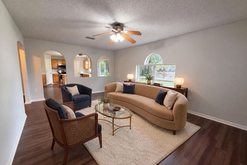 Photo 3 of 34 of 8215 Foxdale Dr, Jacksonville, FL