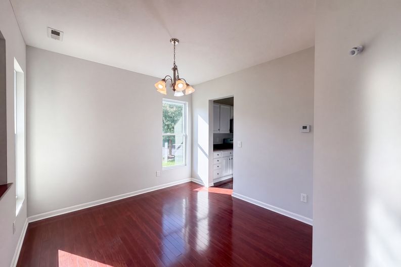 Photo 10 of 39 of 4058 Leontria Ave, Columbus, OH