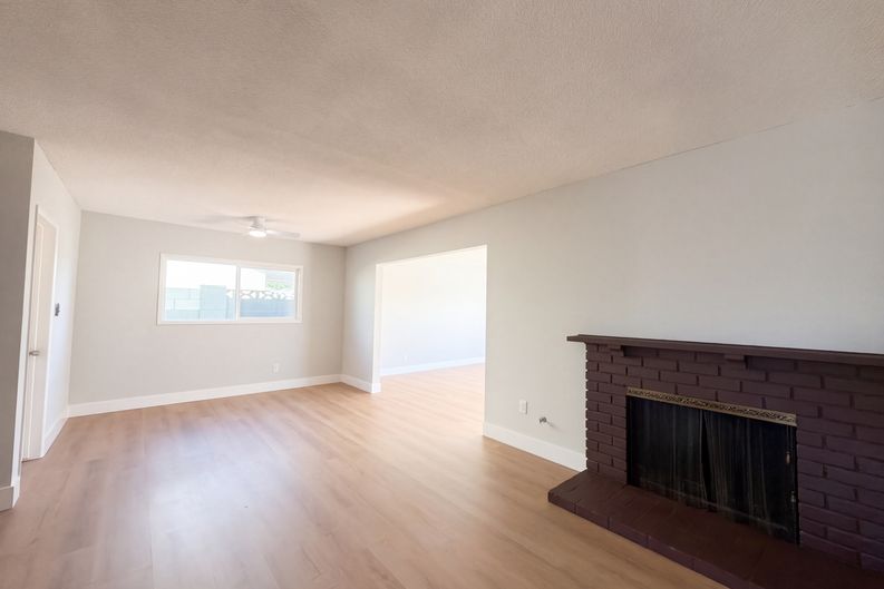 Photo 3 of 19 of 3520 S J St, Oxnard, CA