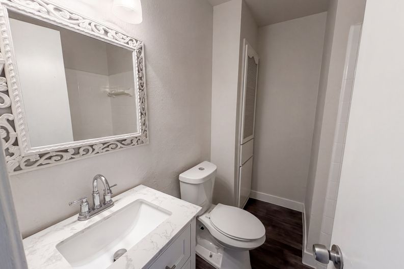 Photo 19 of 23 of 8540 Foxwood Ln, Dallas, TX