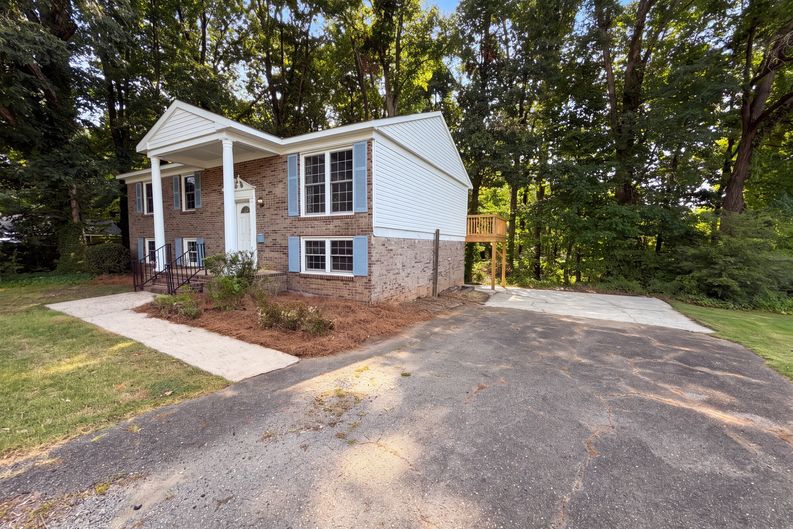 Photo 16 of 19 of 1716 Timberlane St, Gastonia, NC