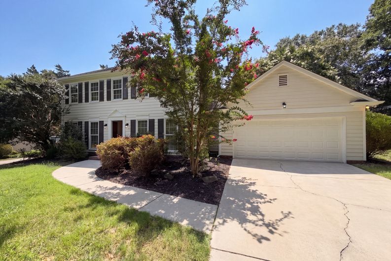 Photo 21 of 24 of 6735 Carmel Hills Dr, Charlotte, NC