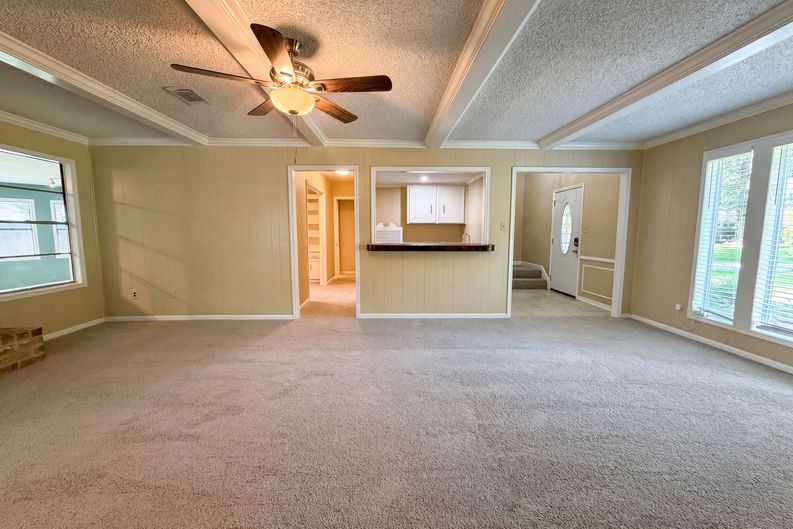 Photo 10 of 26 of 17406 Ridge Top Dr, Houston, TX