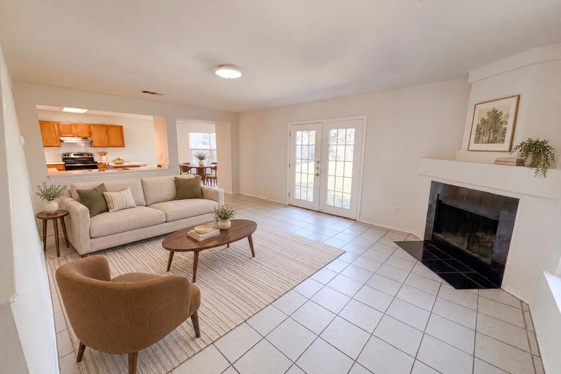 Photo 3 of 21 of 305 Edgewood Cv, Leander, TX