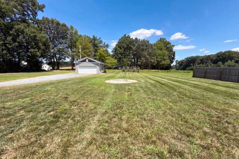 Photo 14 of 16 of 7825 Medlin Rd, Monroe, NC