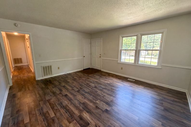Photo 3 of 17 of 2611 Freemont Rd, Durham, NC