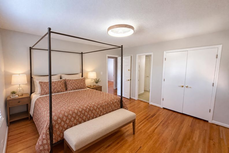 Photo 19 of 41 of 1030 McLaughlin Dr, Charlotte, NC