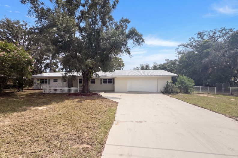Photo 17 of 22 of 1870 N Seminole Rd, Avon Park, FL
