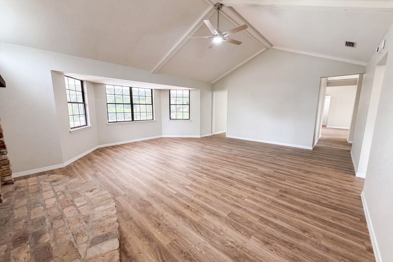 Photo 11 of 53 of 5082 SW 31st St, Ocala, FL