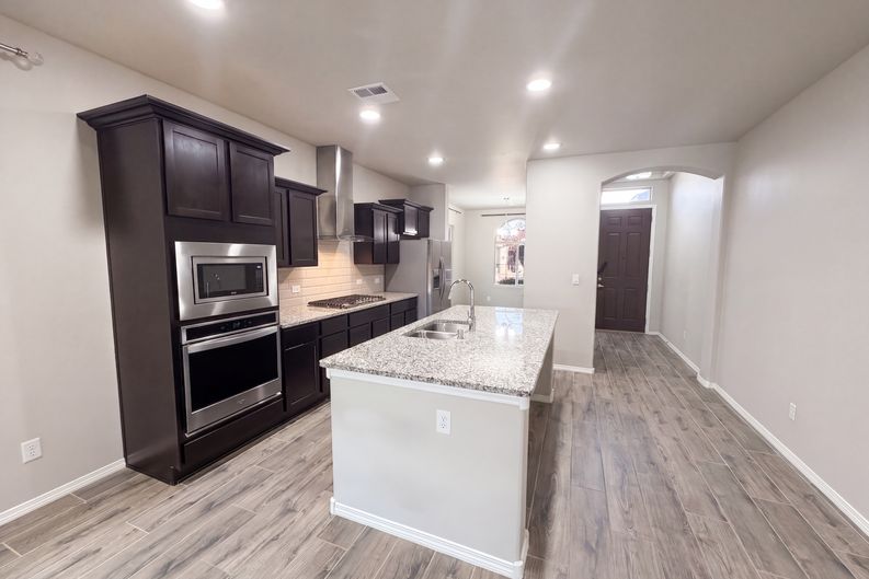 Photo 8 of 24 of 6384 Red Falcon Dr NE, Rio Rancho, NM