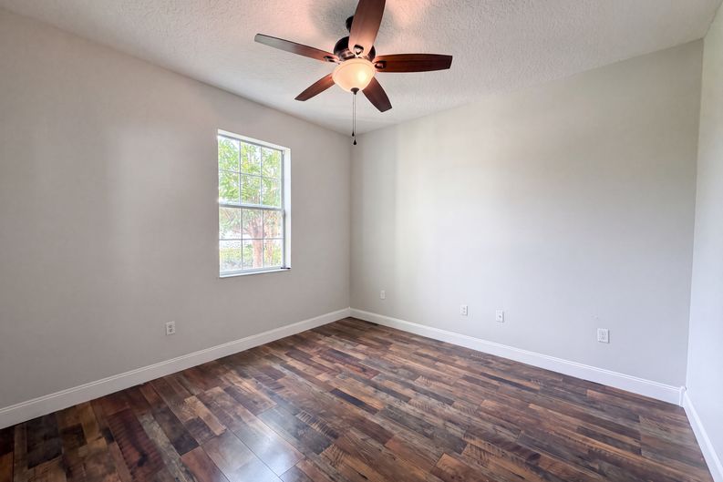 Photo 27 of 40 of 881 Haring Ln, Mount Dora, FL