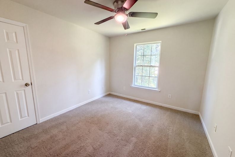 Photo 12 of 19 of 3016 Heather Ridge Dr, Henrico, VA