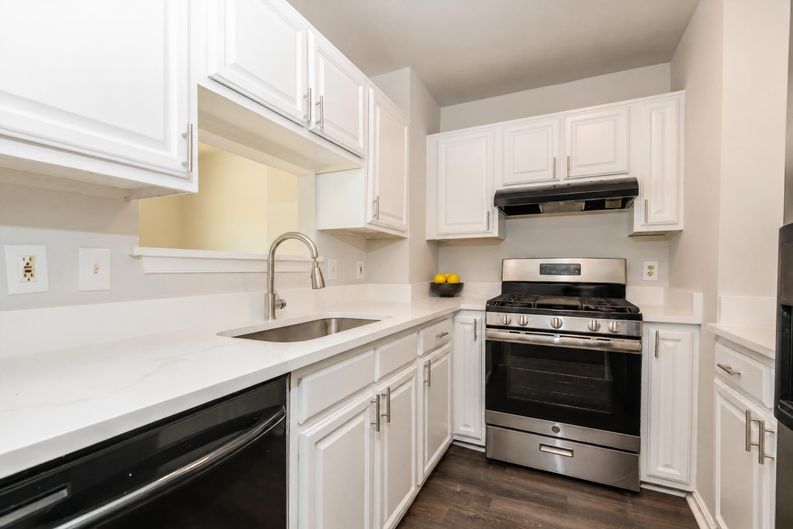 Photo 9 of 21 of 2710 Stanton Rd SE, Washington, DC