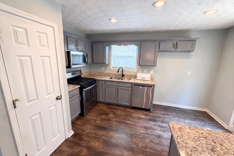 Photo 16 of 23 of 59 Paradise Cir, Douglasville, GA
