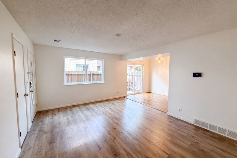 Photo 4 of 18 of 9867 Lane St, Thornton, CO