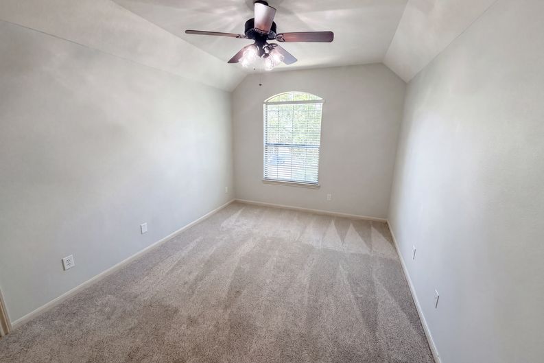 Photo 19 of 36 of 15822 Maple Shores Dr, Houston, TX