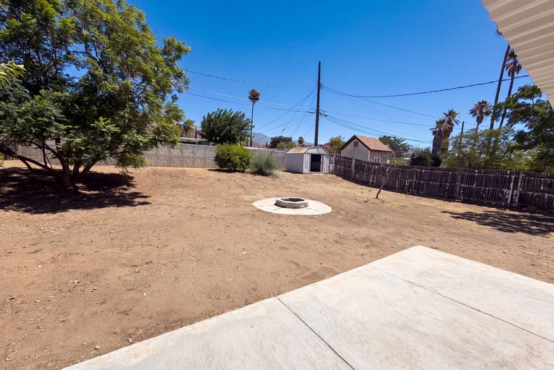 Photo 19 of 21 of 415 E Indian School Ln, Banning, CA