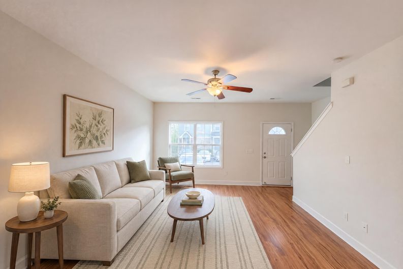 Photo 3 of 22 of 2043 Pinecrest Dr, Nashville, TN