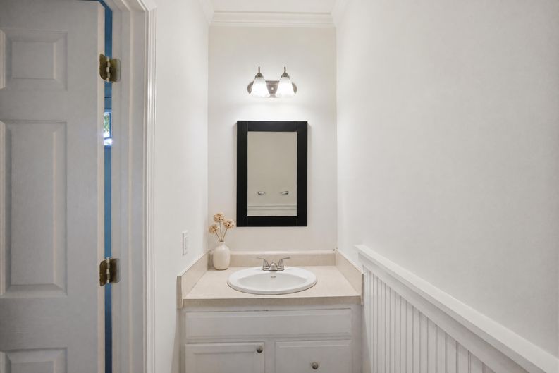 Photo 17 of 29 of 1575 Liberty Ave SE, Atlanta, GA