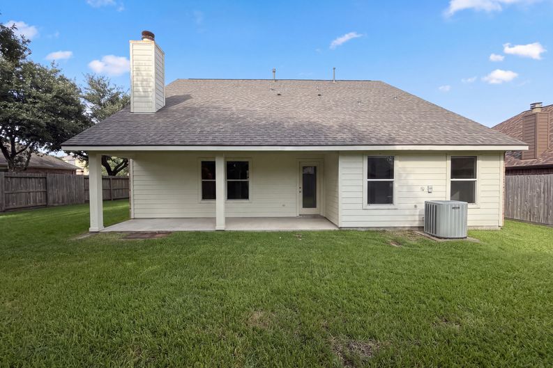 Photo 5 of 25 of 1028 Rio Grande St, League City, TX