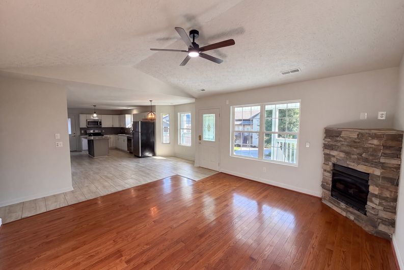 Photo 3 of 28 of 2039 Slippery Rock Cir, Sevierville, TN