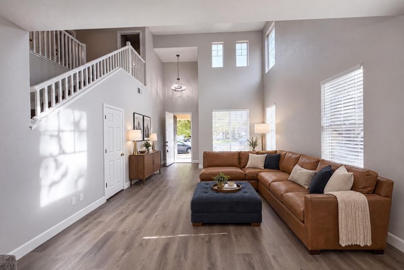 Photo 7 of 35 of 2571 Cantara Ct, Sacramento, CA
